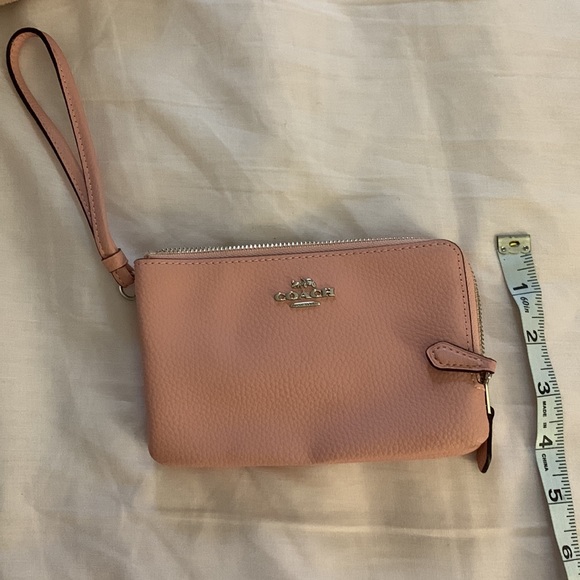 Coach - Picture 6 of 9